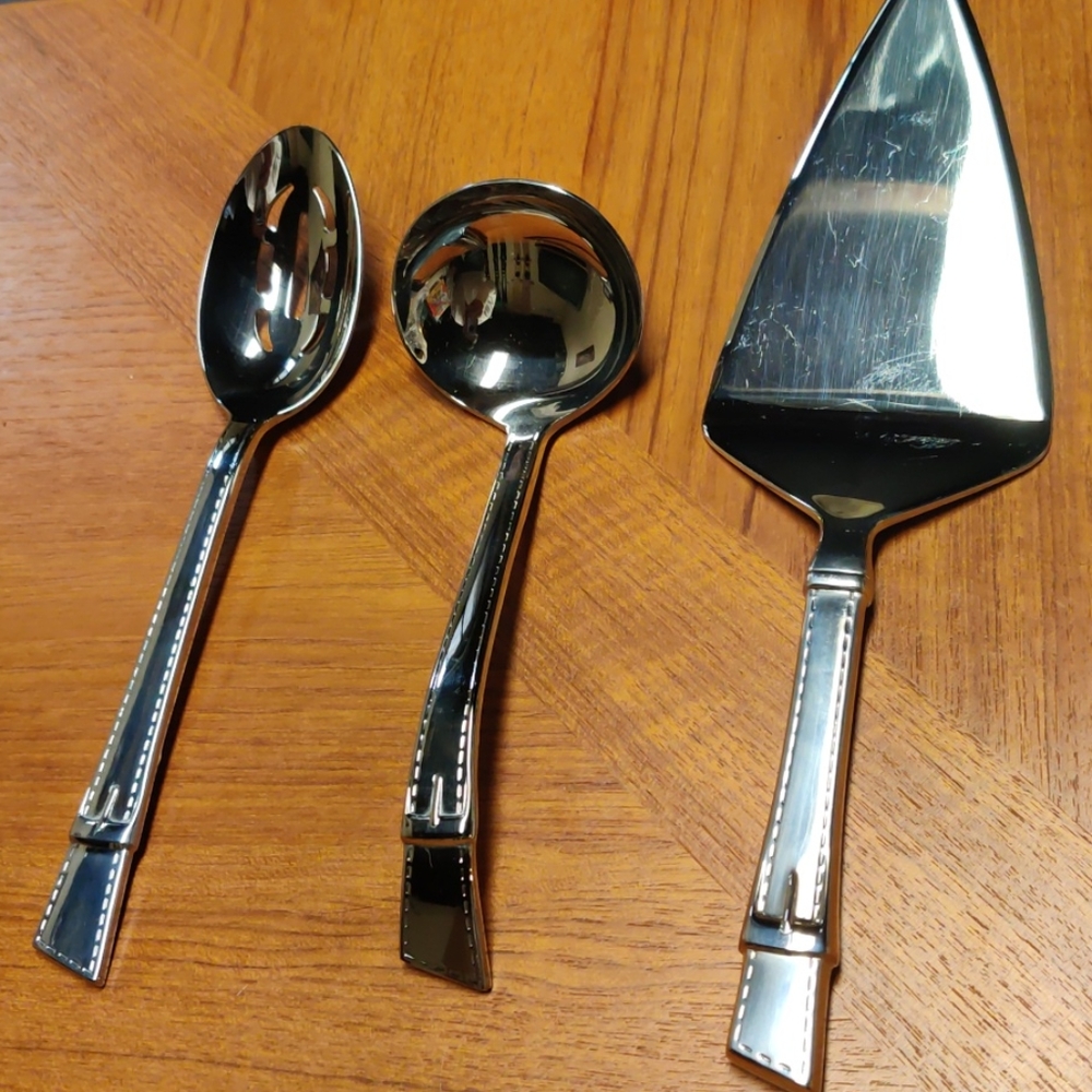 Vera Wang Serving Set